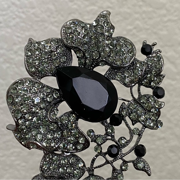 Unsigned Flower Bouquet Faux Rhinestones Gunmetal Large Brooch 62g NOS - Picture 6 of 13